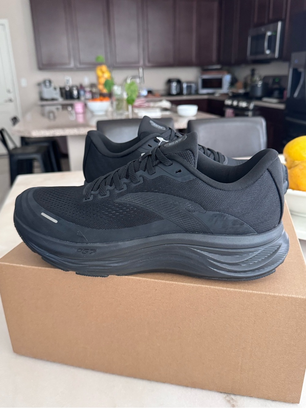 Men's Black Athletic Running Sneakers - Performance Cushioning
